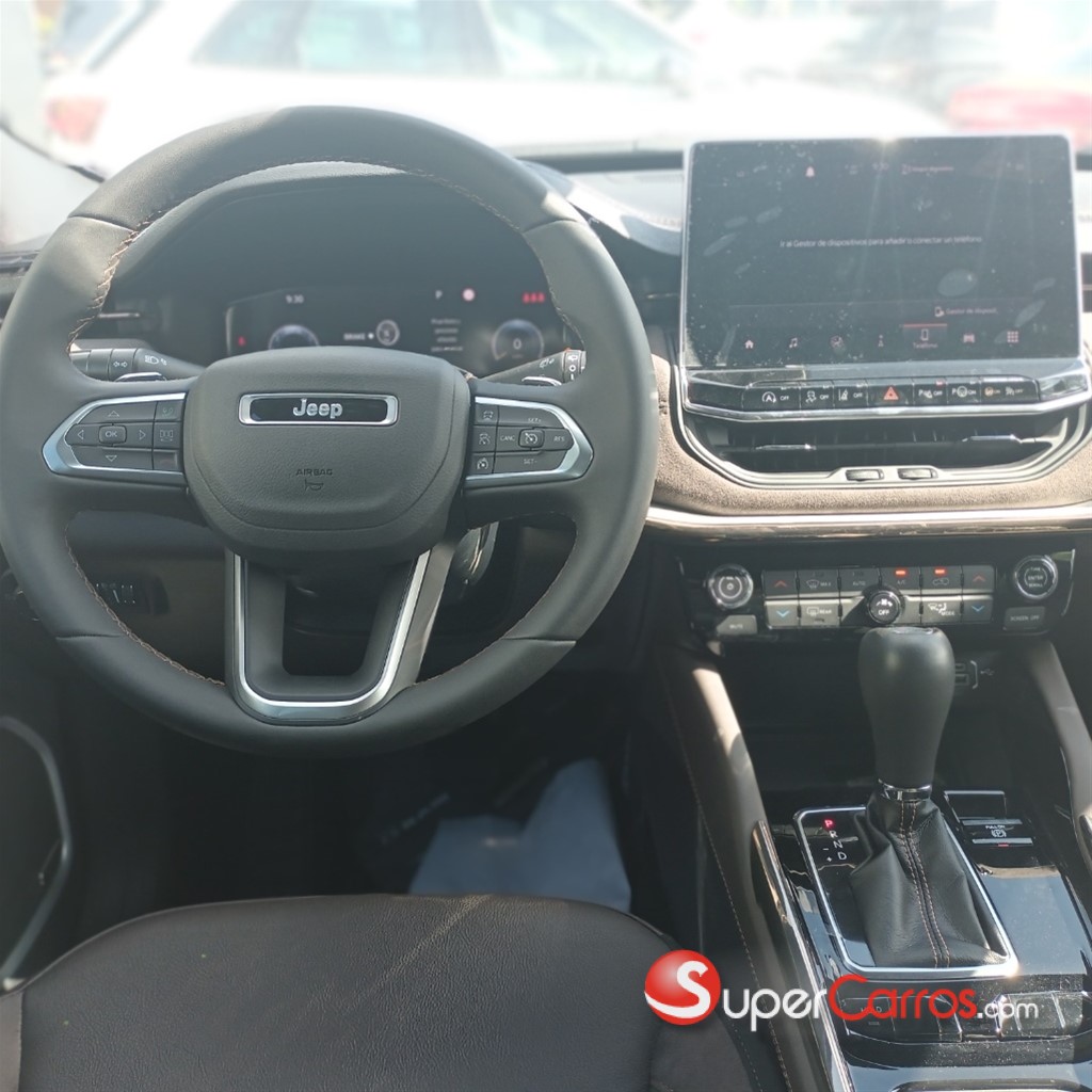 2024 Jeep Commander Overland — foto 6 / 11