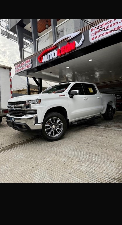 2021 Chevrolet Silverado — foto 2 / 12