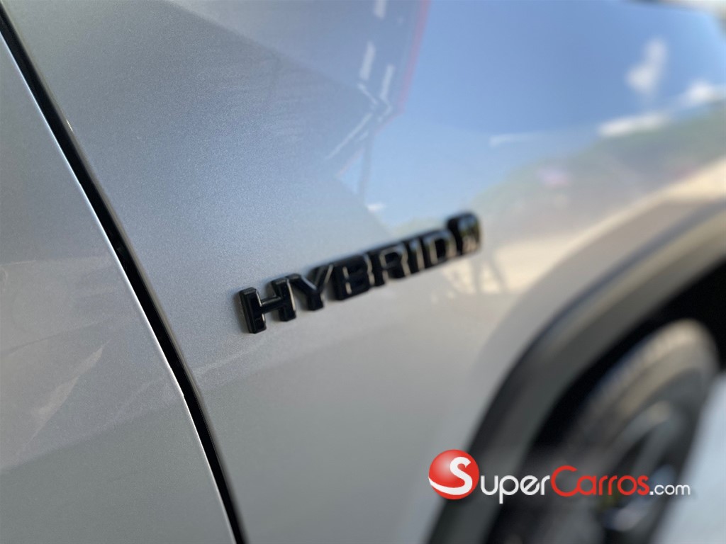 2021 Toyota RAV4 XLE Hybrid — foto 2 / 12