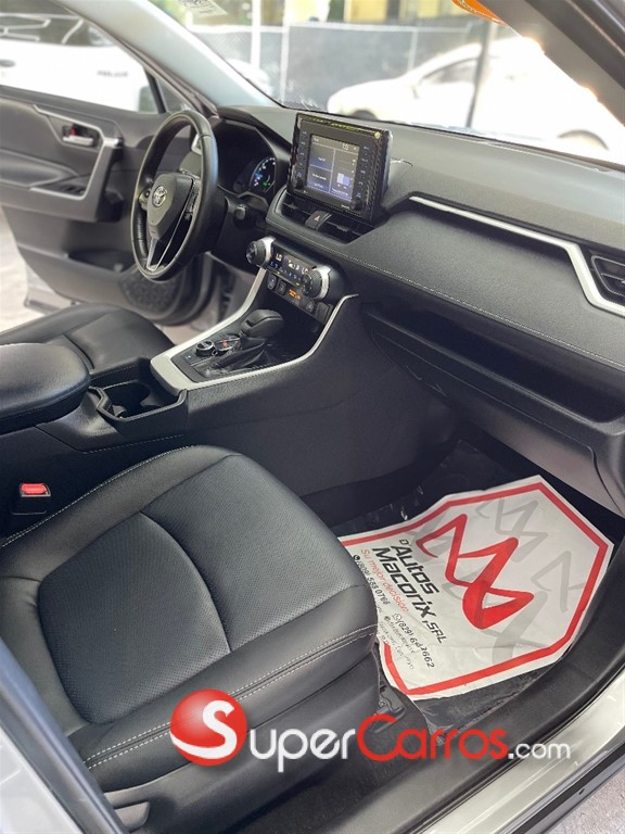 2021 Toyota RAV4 XLE Hybrid — foto 5 / 12