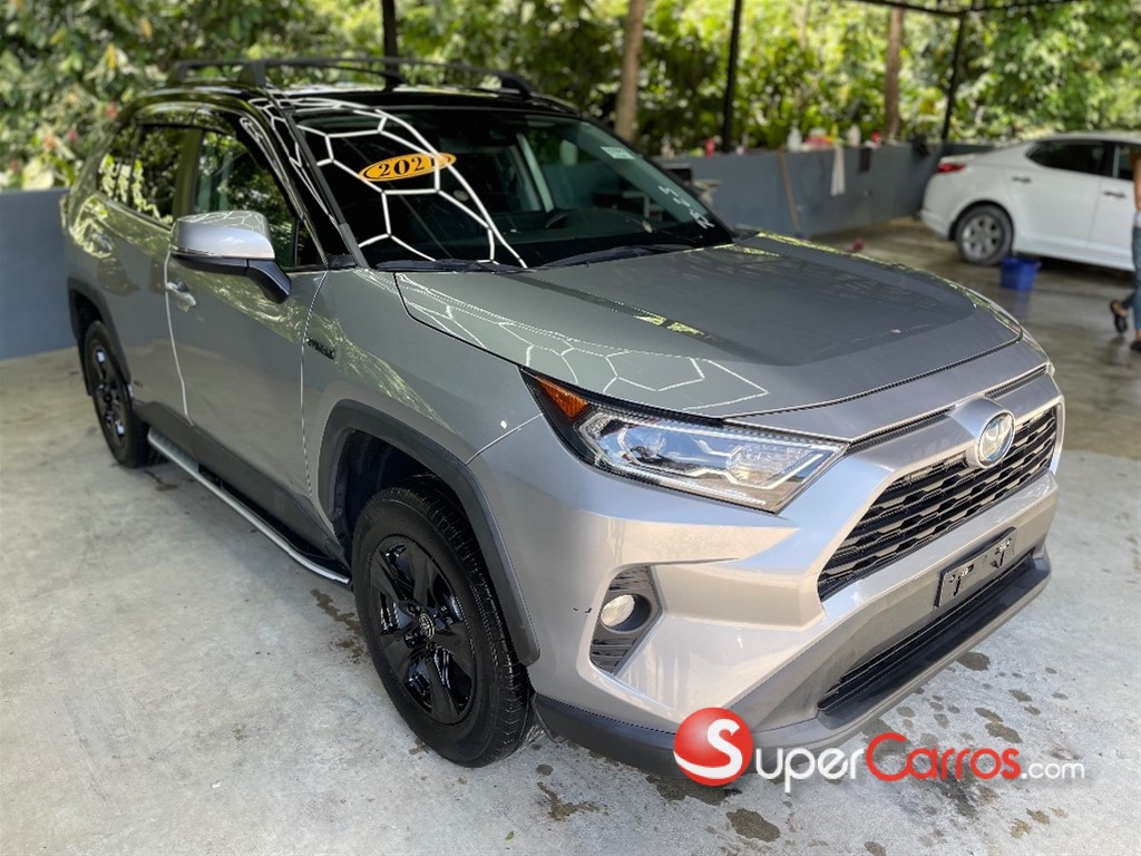 2021 Toyota RAV4 XLE Hybrid — foto 10 / 12