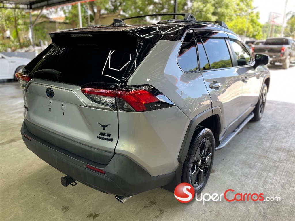 2021 Toyota RAV4 XLE Hybrid — foto 11 / 12