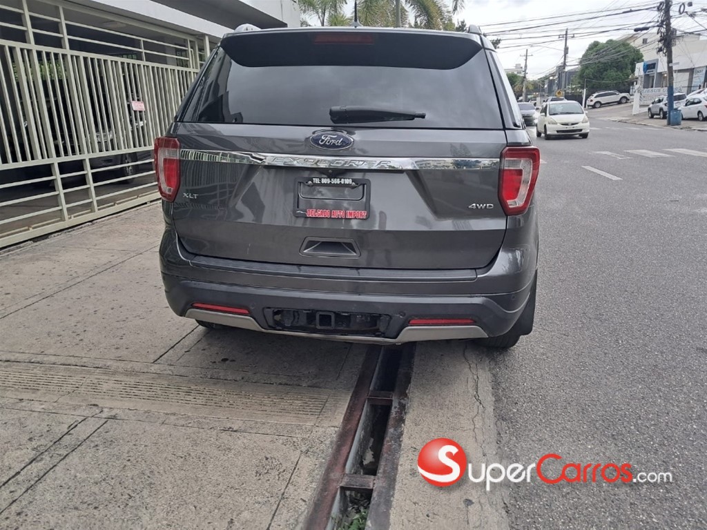 2019 Ford Explorer XLT 4WD — foto 3 / 9