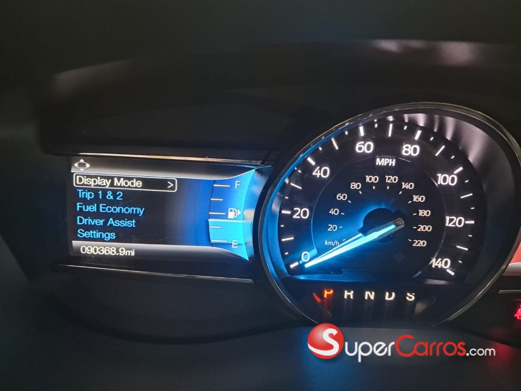 2019 Ford Explorer XLT 4WD — foto 8 / 9