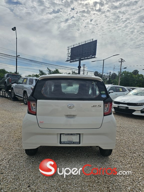 2021 Daihatsu Mira — foto 5 / 9
