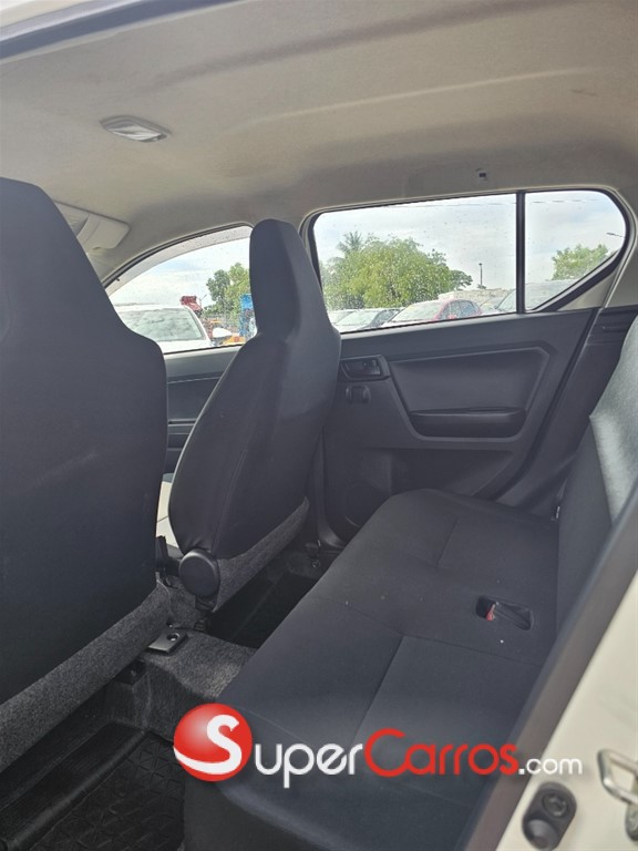 2021 Daihatsu Mira — foto 7 / 9