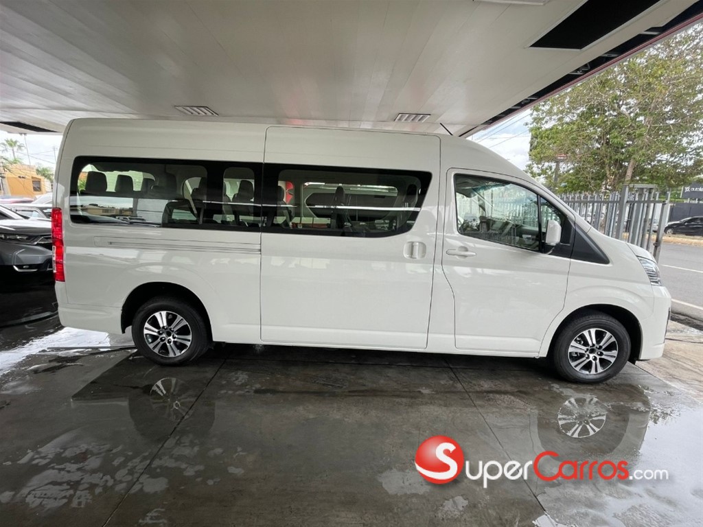 2025 Toyota Hiace GL — foto 4 / 8