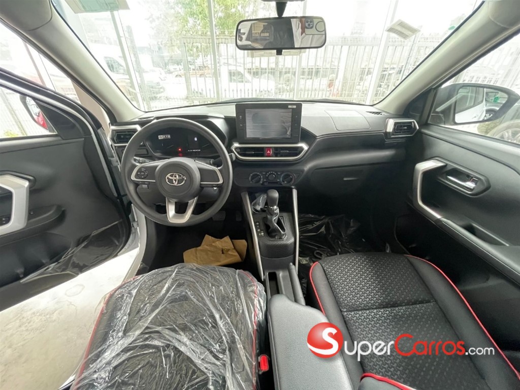 2025 Toyota Raize FULL — foto 2 / 8
