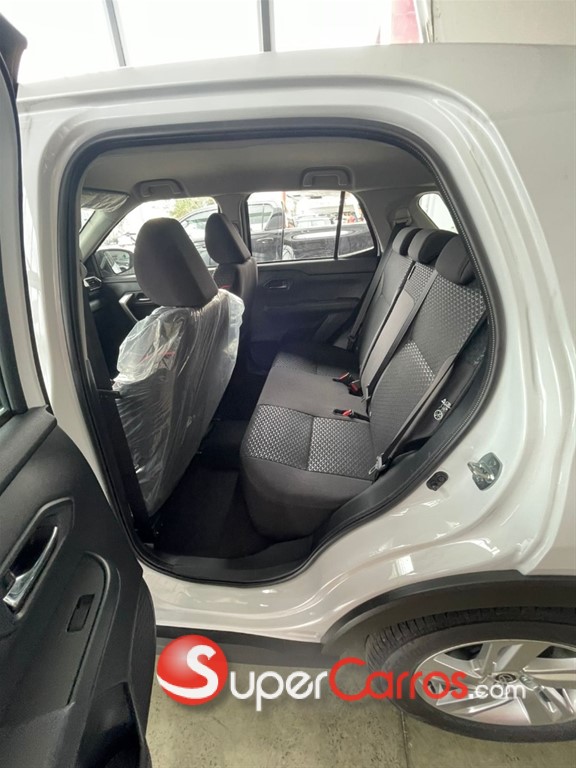 2025 Toyota Raize FULL — foto 3 / 8