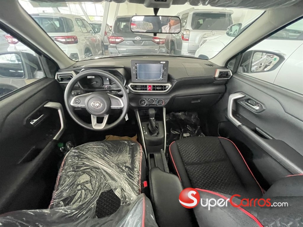 2025 Toyota Yaris E — foto 6 / 6