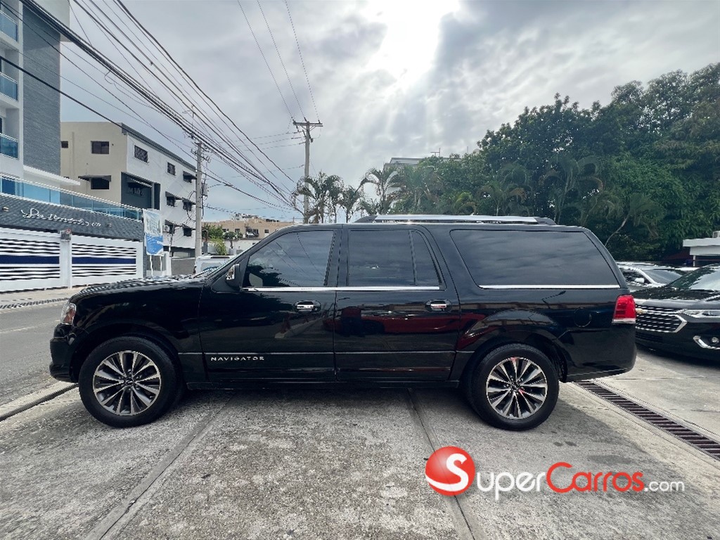 2017 Lincoln Navigator LONG — foto 5 / 12