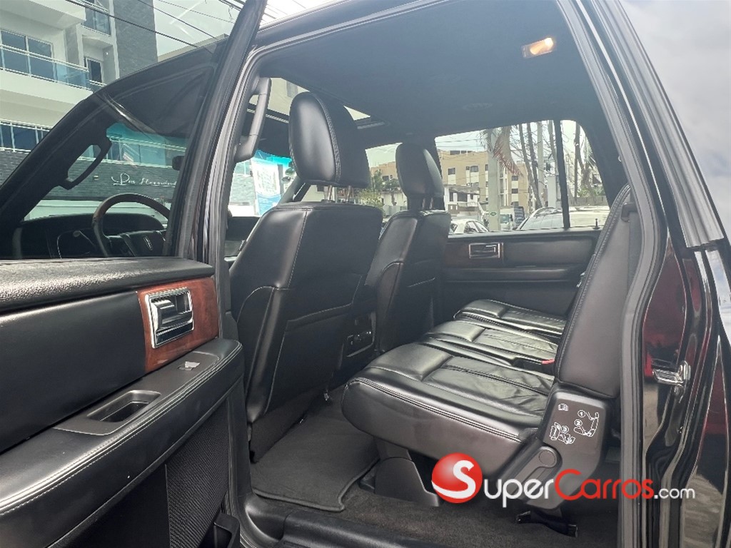 2017 Lincoln Navigator LONG — foto 9 / 12