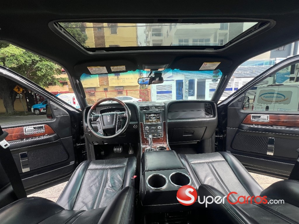 2017 Lincoln Navigator LONG — foto 10 / 12