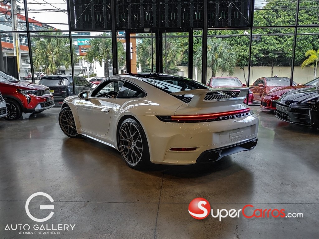 2025 Porsche 911 Carrera — foto 4 / 11