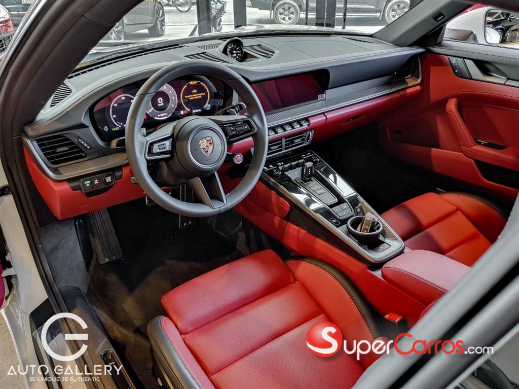 2025 Porsche 911 Carrera — foto 8 / 11