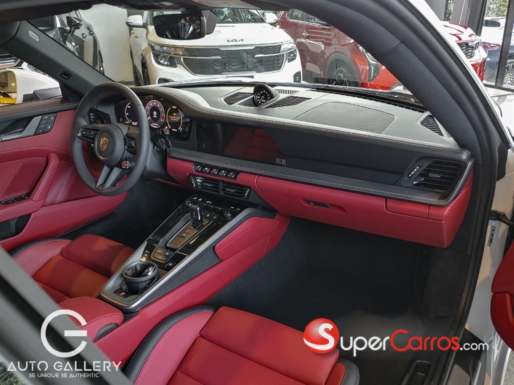 2025 Porsche 911 Carrera — foto 10 / 11