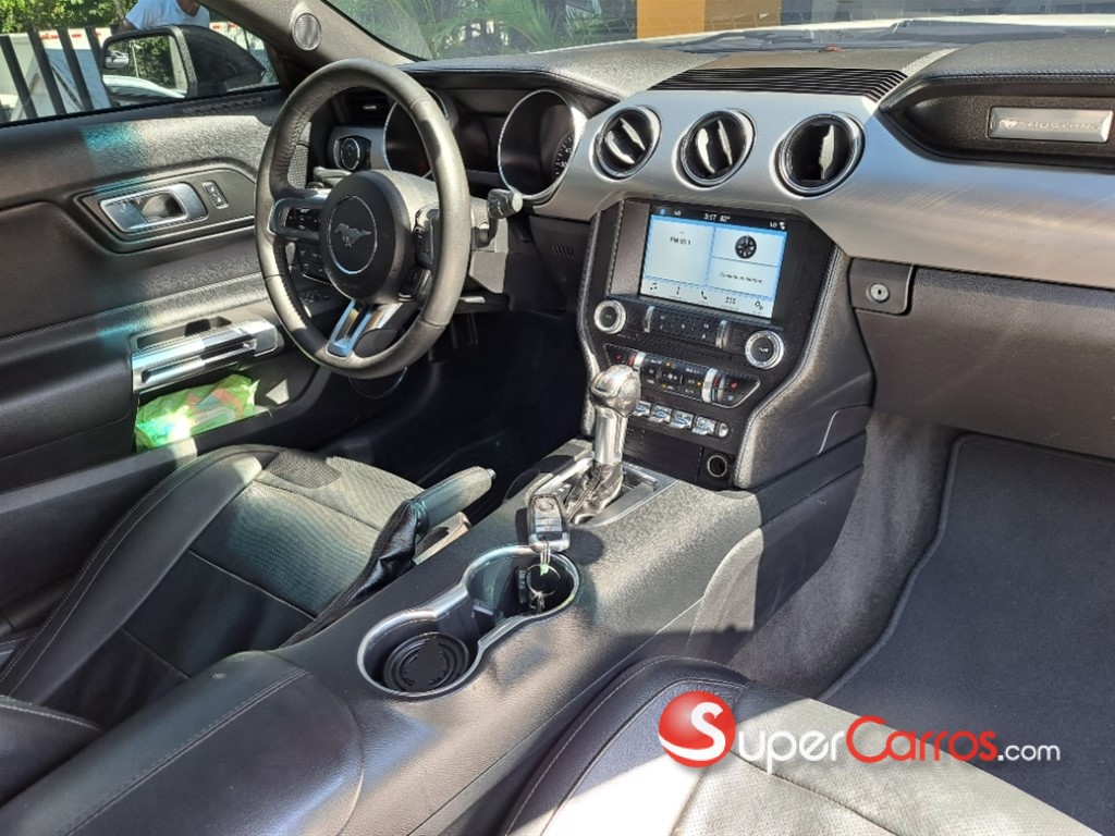 2018 Ford Mustang Ecoboost — foto 9 / 10
