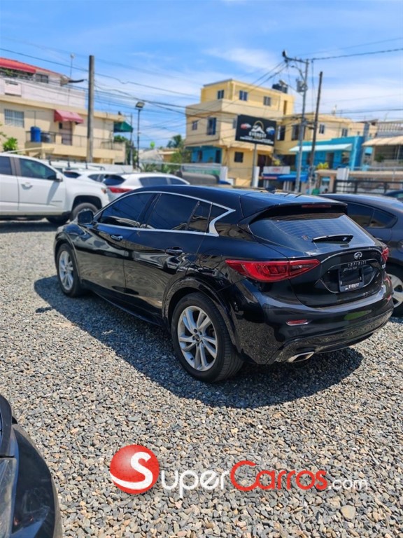 2018 Infiniti QX-30 — foto 4 / 8