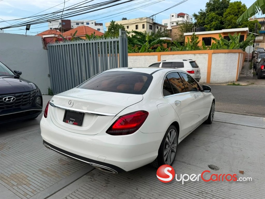 2019 Mercedes-Benz Clase C 300 — foto 6 / 12