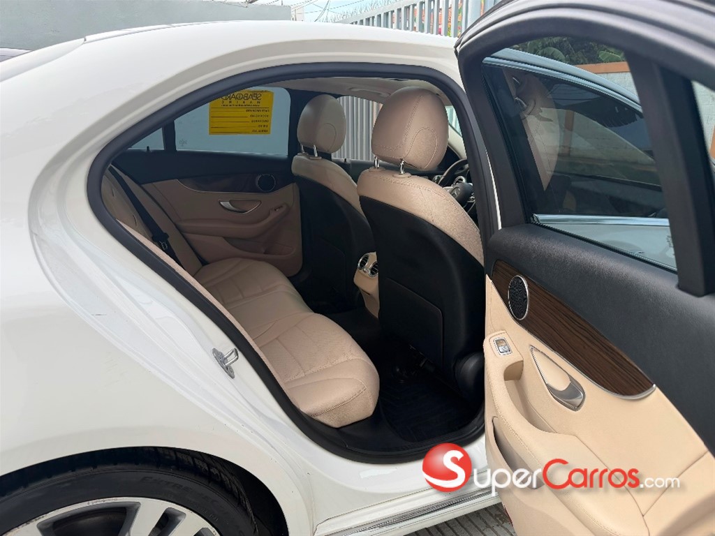 2019 Mercedes-Benz Clase C 300 — foto 10 / 12
