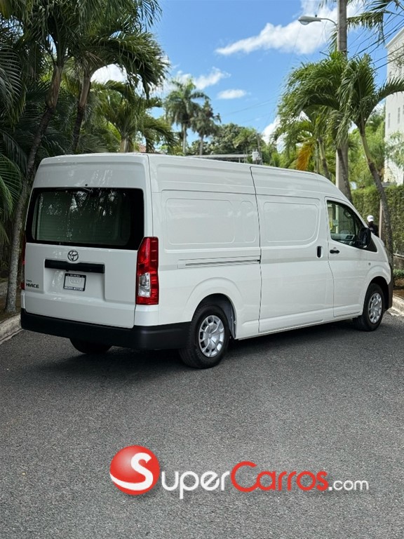 2025 Toyota Hiace — foto 4 / 5