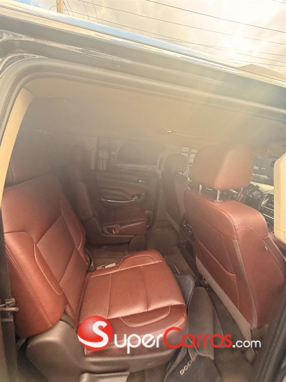 2017 Chevrolet Suburban Premier — foto 8 / 10