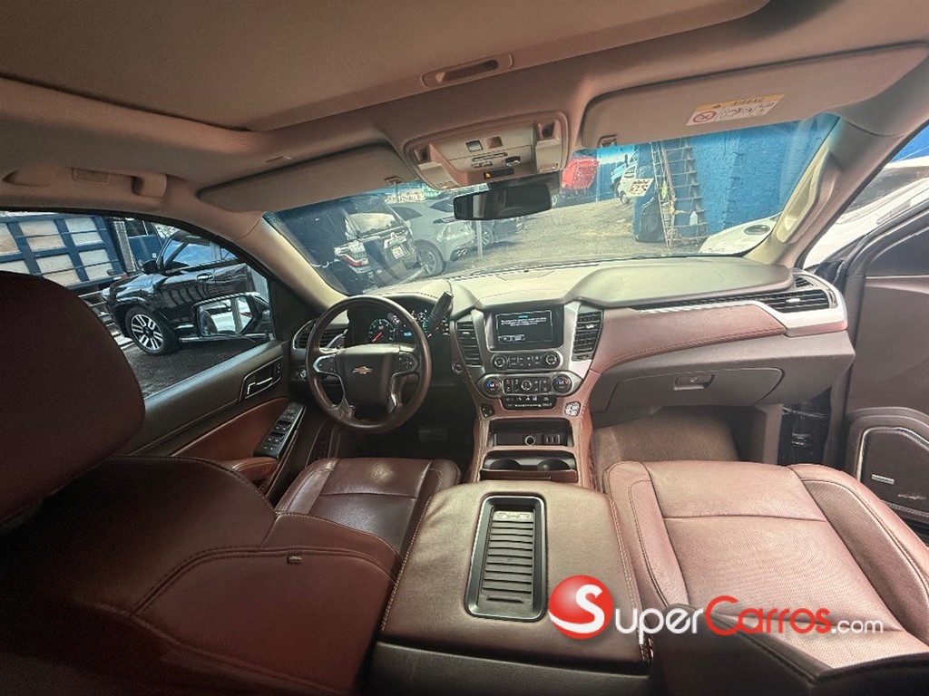 2017 Chevrolet Suburban Premier — foto 9 / 10