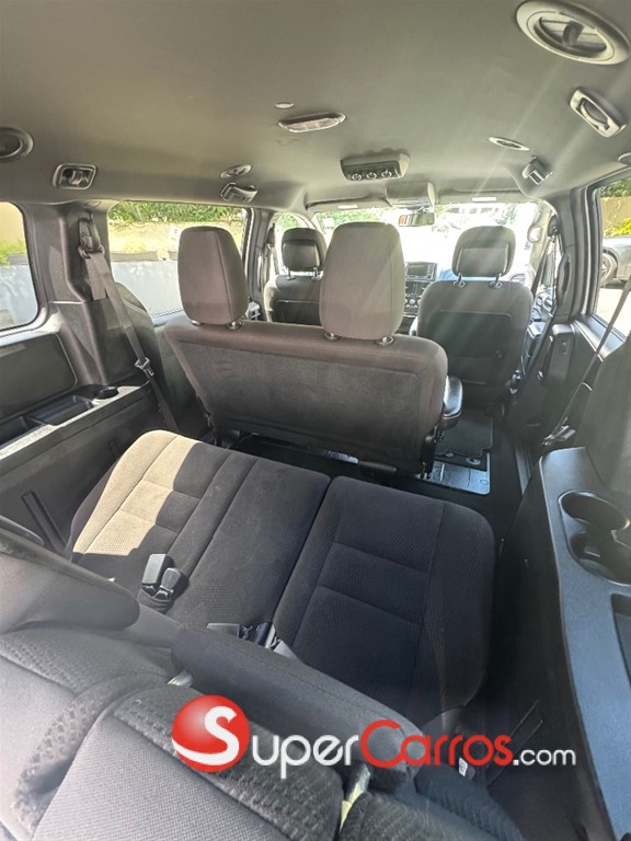 2019 Dodge Caravan — foto 7 / 10
