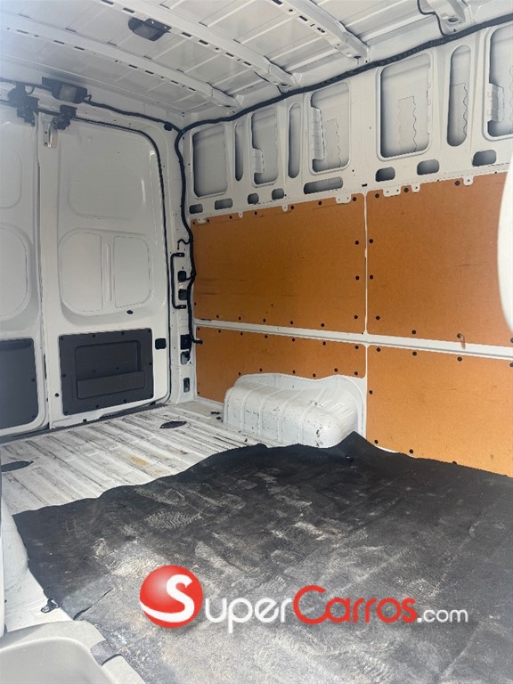 2020 Nissan NV 3500 — foto 8 / 11