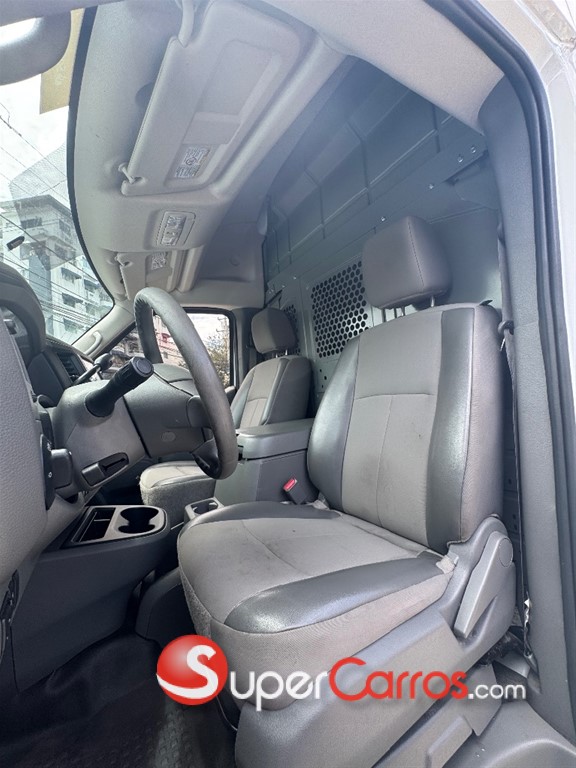 2020 Nissan NV 3500 — foto 9 / 11