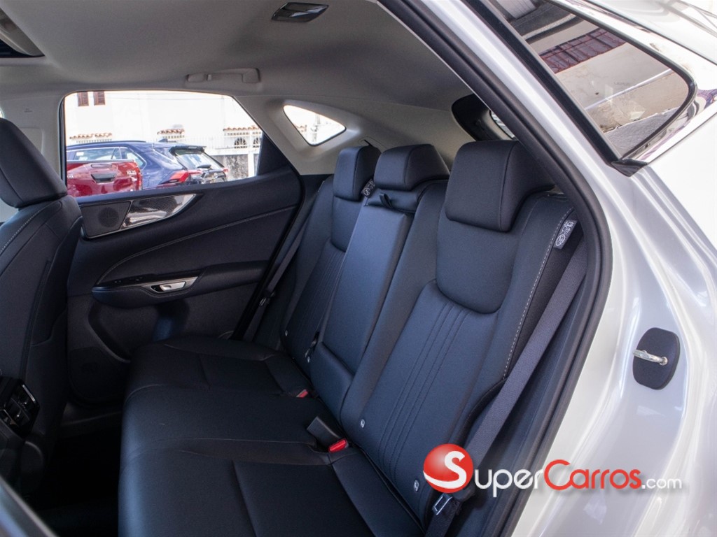 2026 Lexus NX 250 — foto 6 / 10