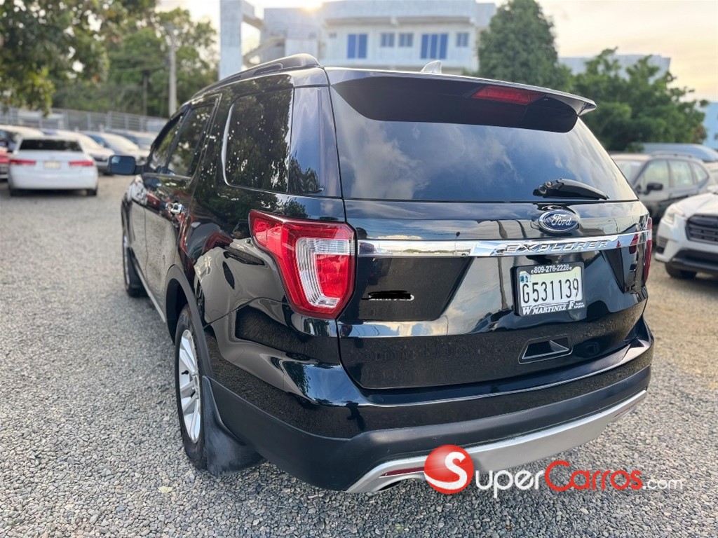 2017 Ford Explorer — foto 4 / 10