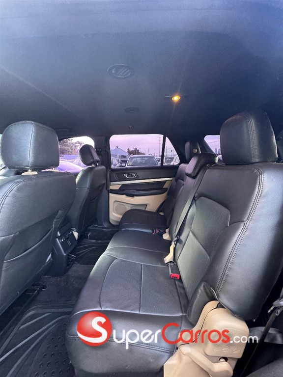 2017 Ford Explorer — foto 7 / 10