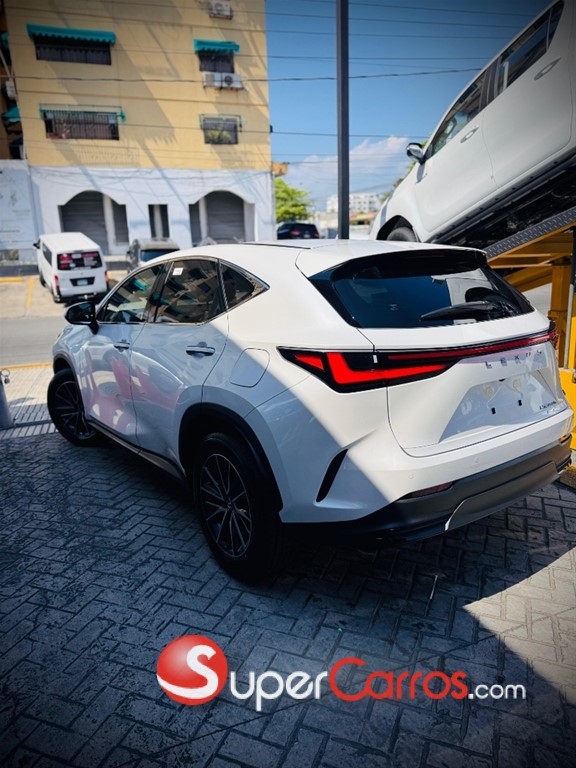 2025 Lexus NX 350 Hybrid — foto 4 / 11