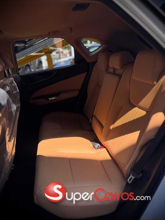 2025 Lexus NX 350 Hybrid — foto 7 / 11