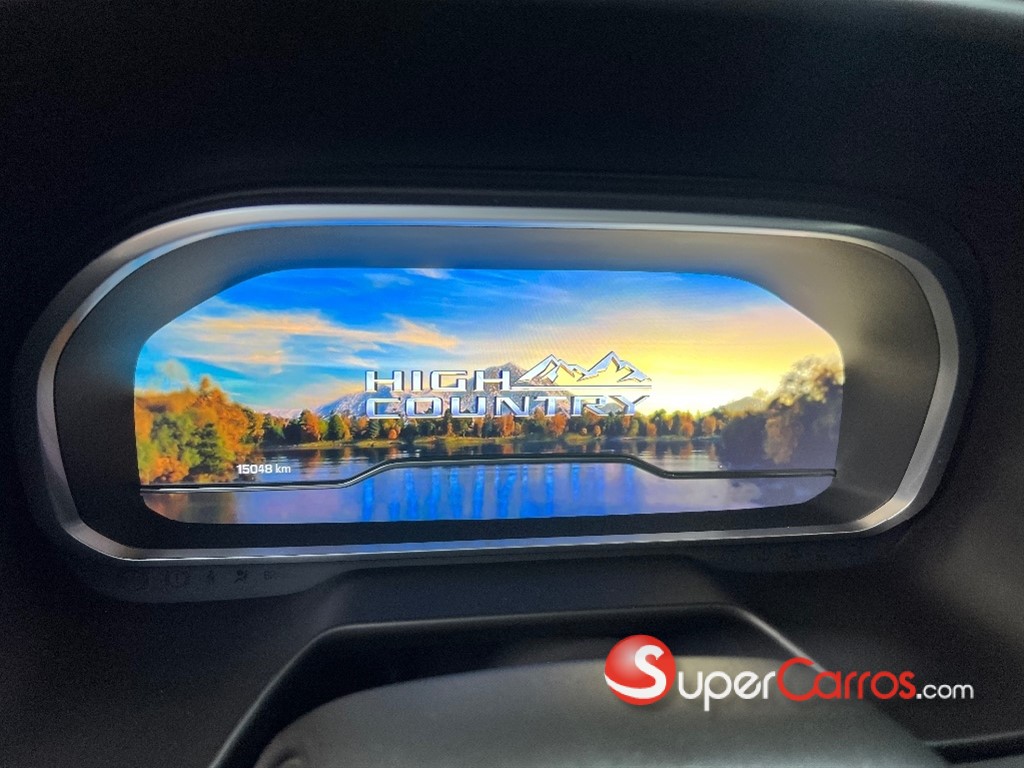 2023 Chevrolet Suburban Highcountry — foto 4 / 5