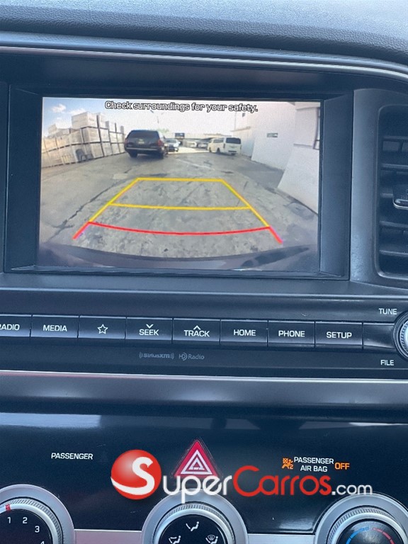 2019 Hyundai Elantra — foto 7 / 9