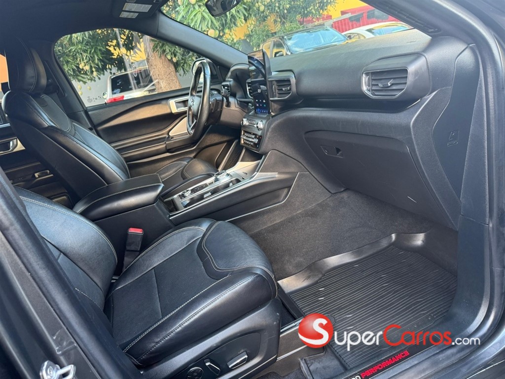 2020 Ford Explorer ST — foto 9 / 12