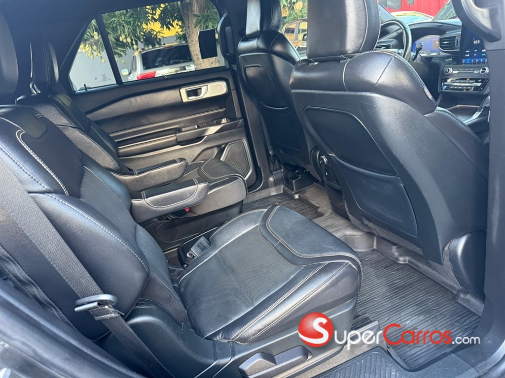 2020 Ford Explorer ST — foto 10 / 12