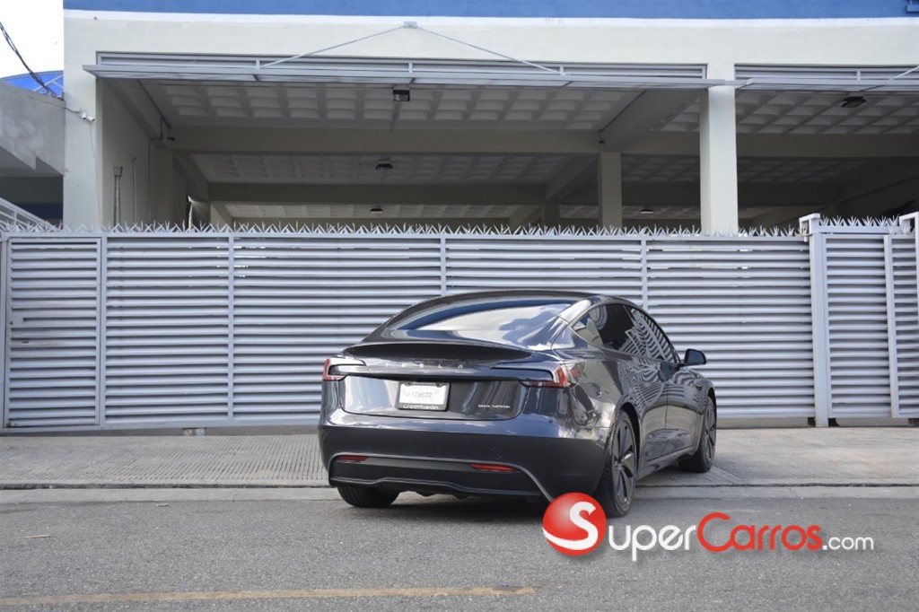 2026 Tesla Model 3 Highland — foto 3 / 7