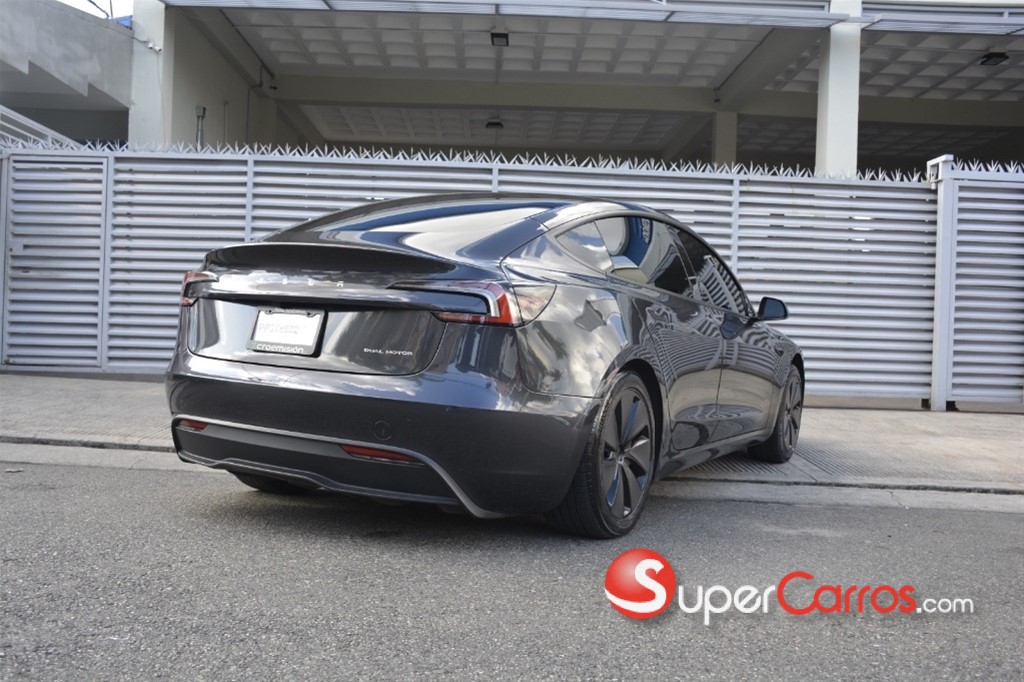2026 Tesla Model 3 Highland — foto 4 / 7