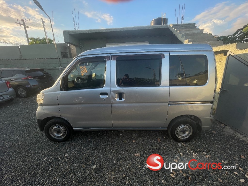 2018 Daihatsu Hijet — foto 4 / 8