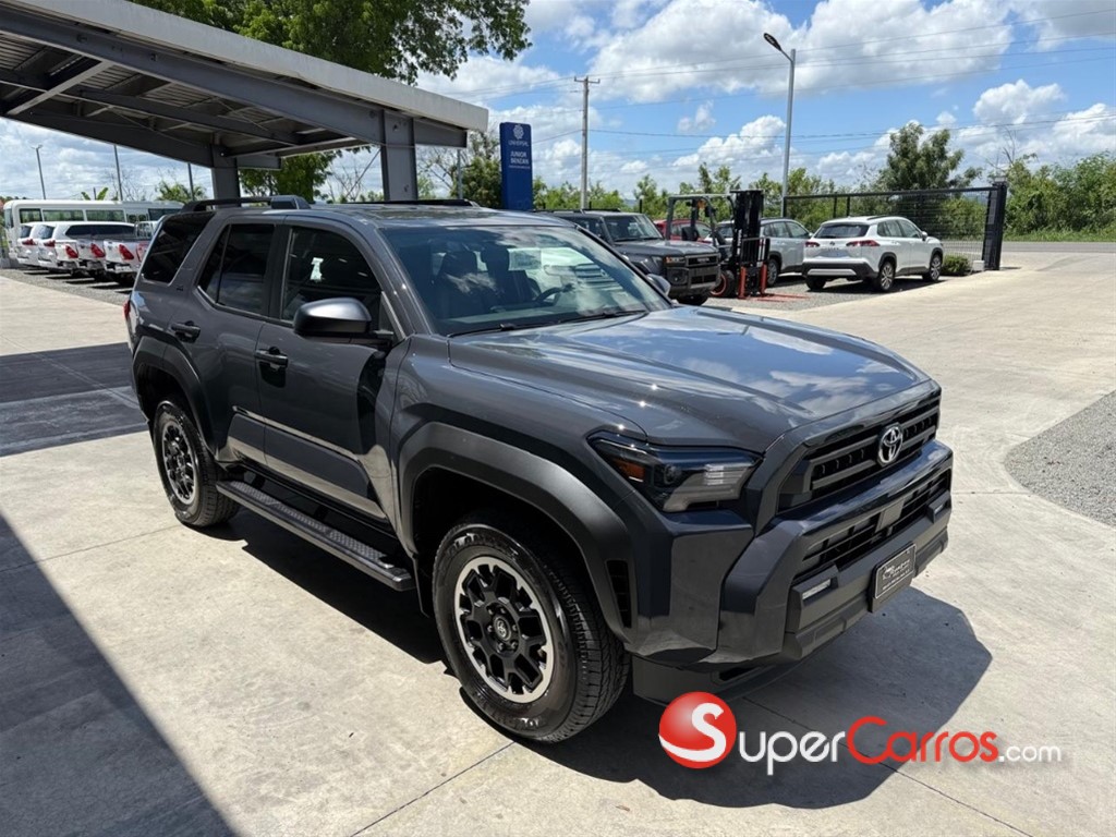 2026 Toyota 4 Runner SR5 — foto 2 / 9