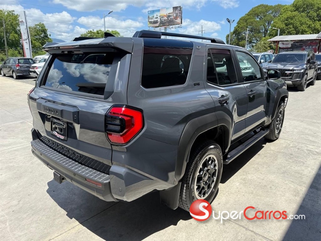 2026 Toyota 4 Runner SR5 — foto 4 / 9