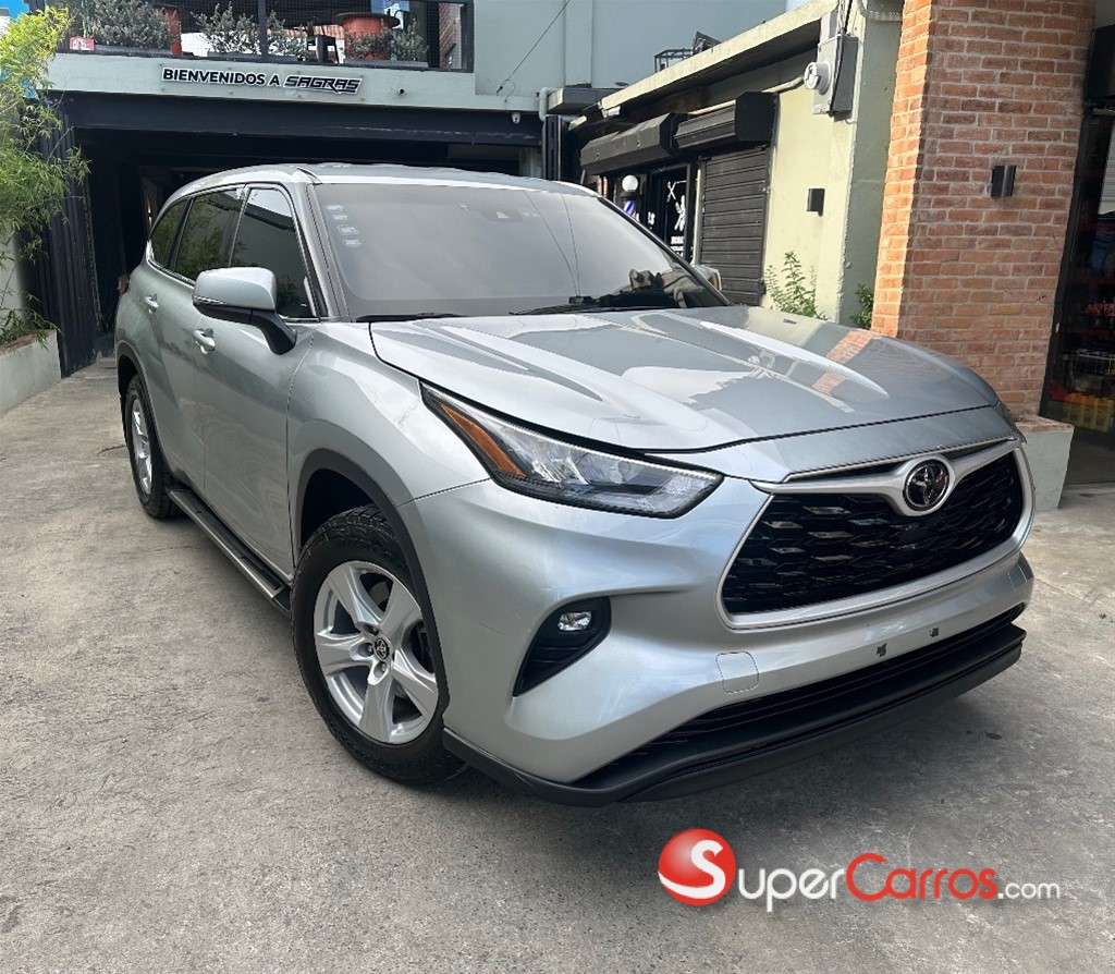 2020 Toyota Highlander LE