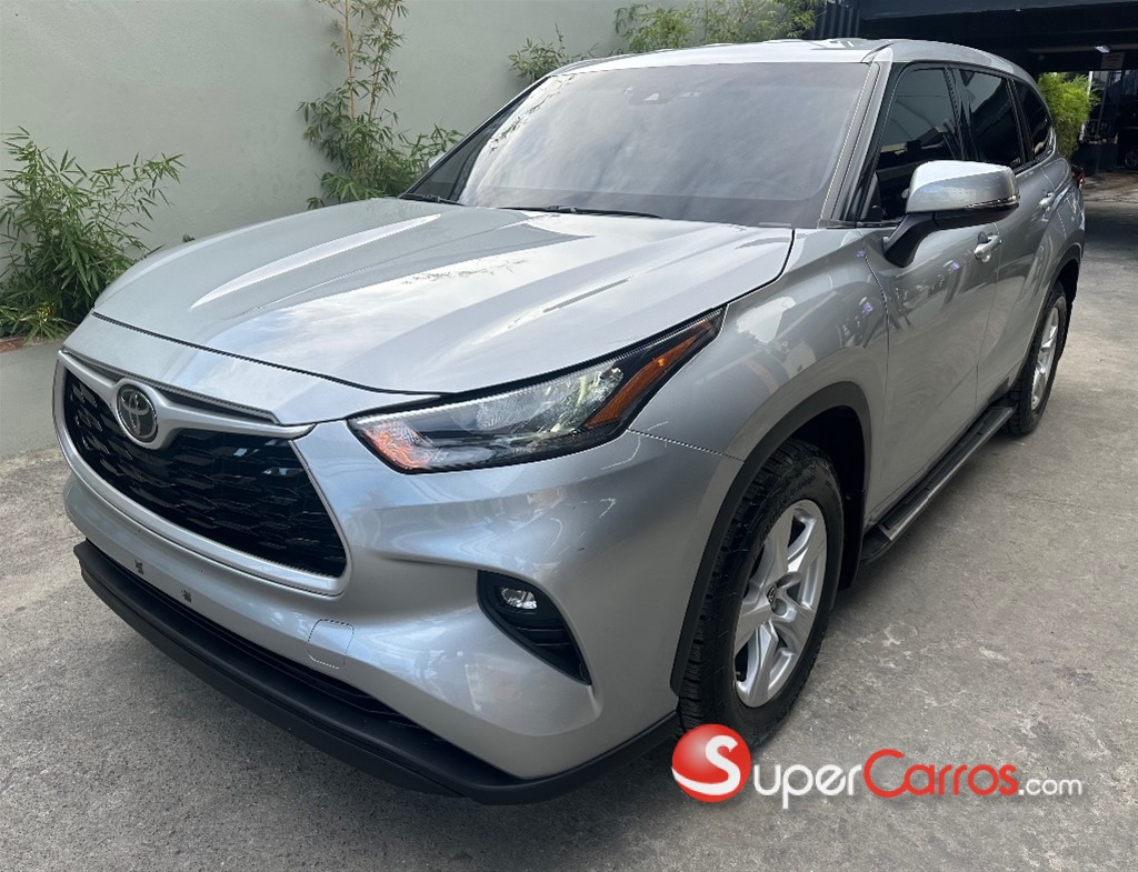 2020 Toyota Highlander LE — foto 3 / 10