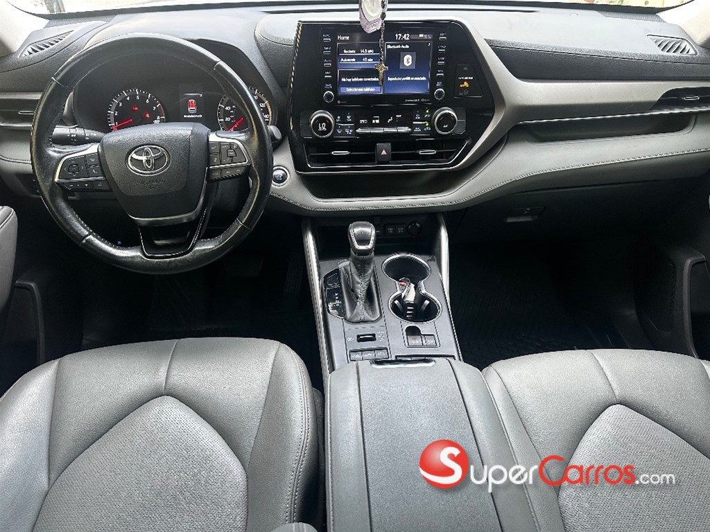 2020 Toyota Highlander LE — foto 9 / 10