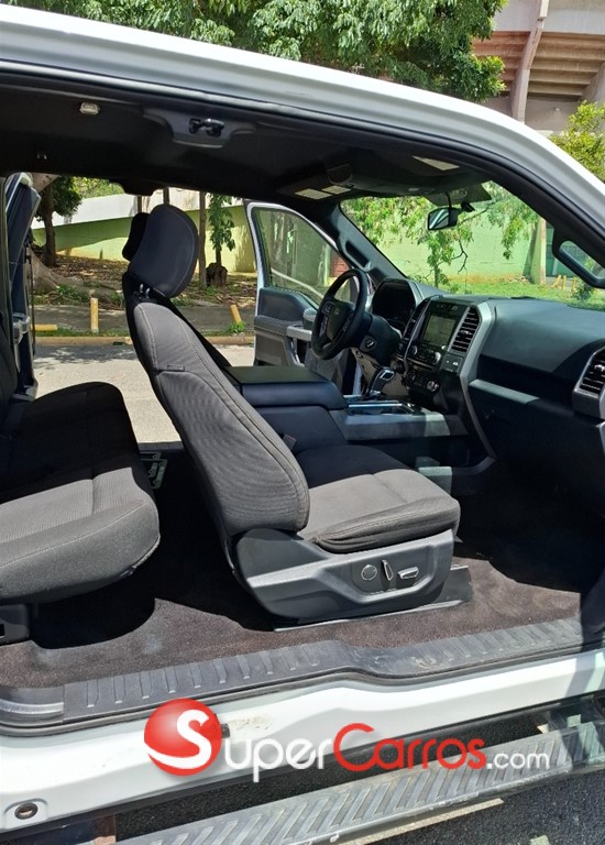 2017 Ford F 150 XLT ECOBOOST — foto 8 / 10