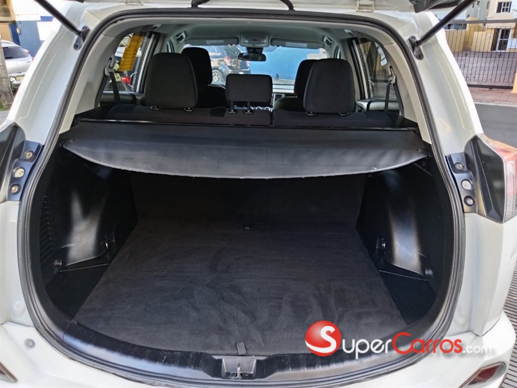 2017 Toyota RAV4 LE — foto 4 / 8