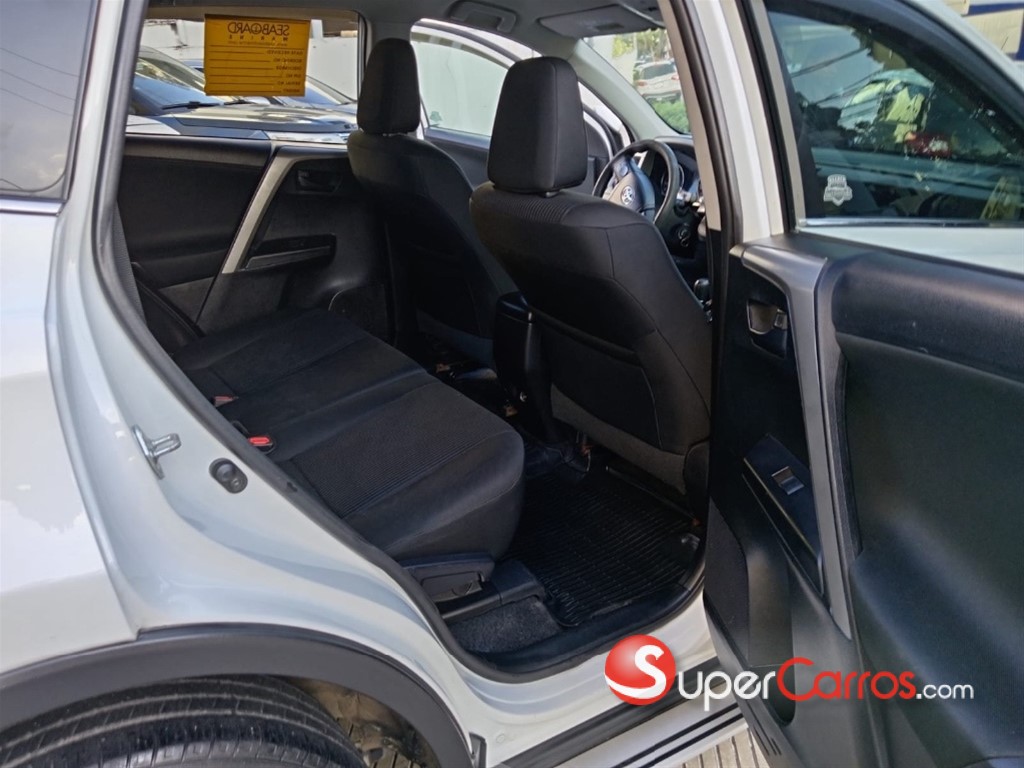 2017 Toyota RAV4 LE — foto 7 / 8